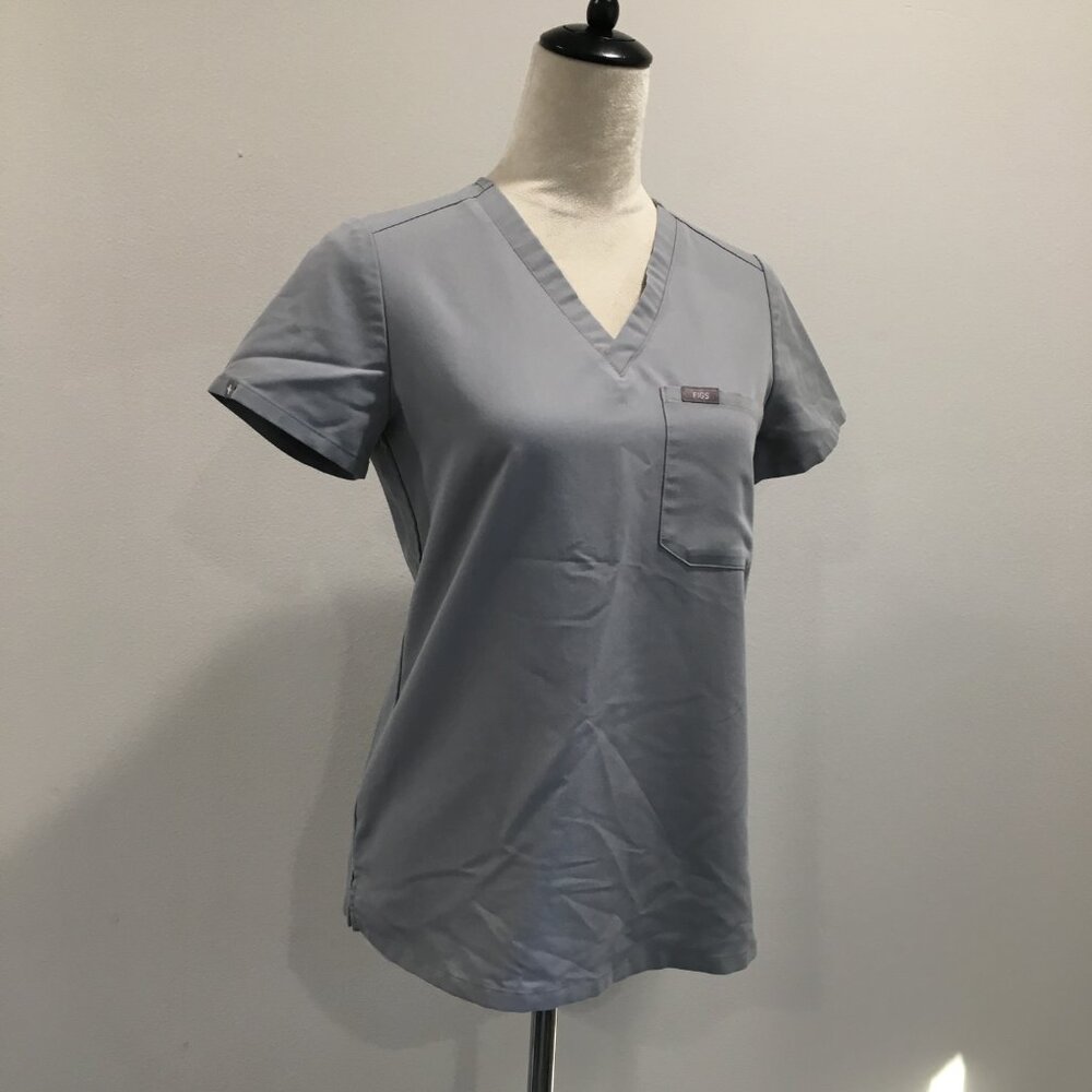 FIGS Gray CATARINA One Pocket Short Sleeve Classic Fit Scrubs Medical Shirt Top